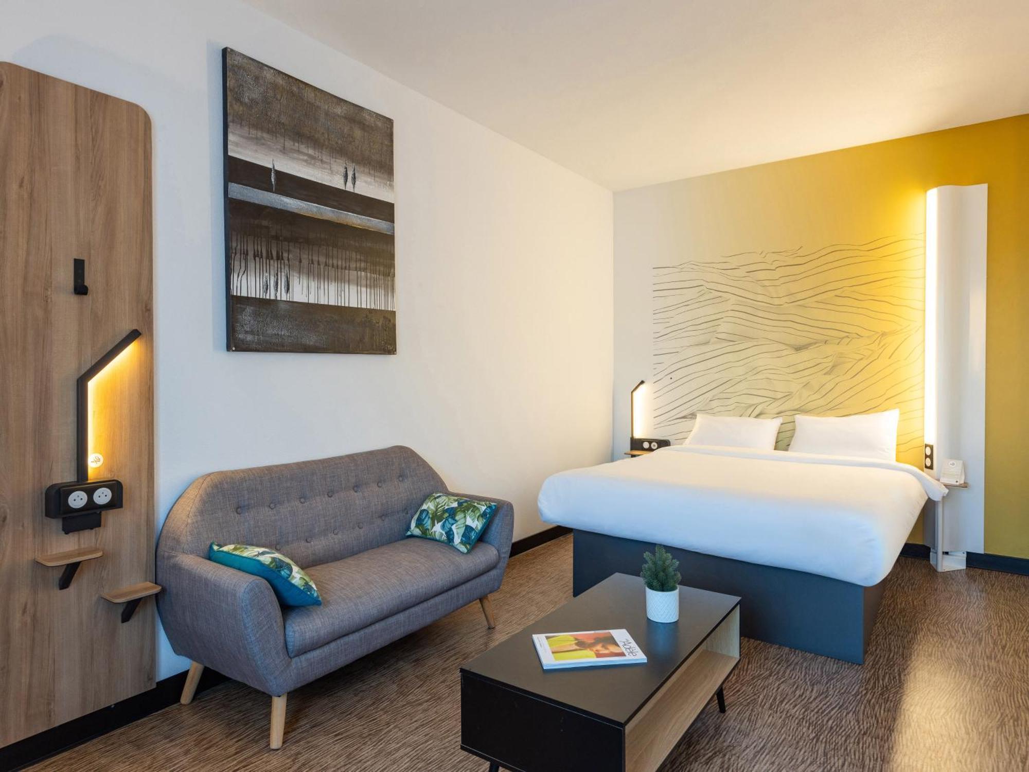 B&B Hotel Rennes Parc Expo Aeroport Bruz Buitenkant foto